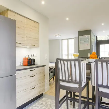 Frias - 3 étoiles - Welkeys Apartamento Biarriz